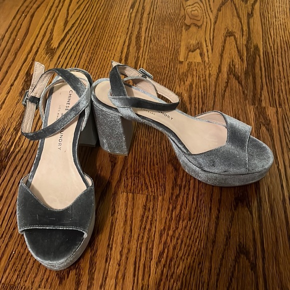 Platform velvet blue shoes size 8.5 - Picture 1 of 3